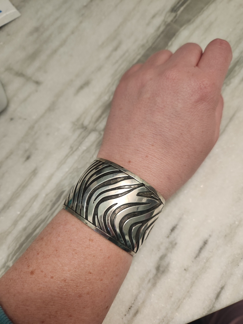 Sterling Silver Wide Bracelet w Animal Stripe, Chunky Vintage, 925 Mexican Cuff - Picture 3 of 5